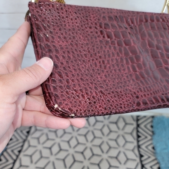 VICTOR MAROON FAUX SNAKESKIN WRISTLET - Picture 4 of 14